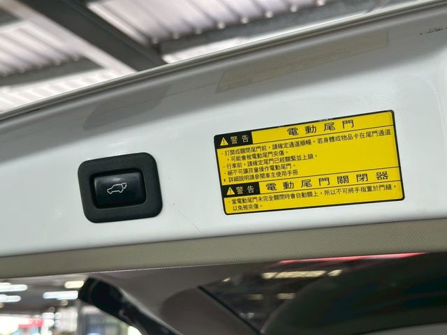 TOYOTA豐田 PREVIA  第16張相片