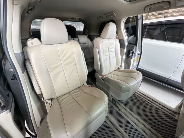 TOYOTA豐田 PREVIA  第5張相片