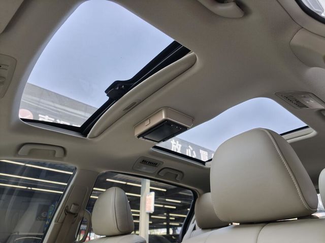 TOYOTA豐田 PREVIA  第11張相片