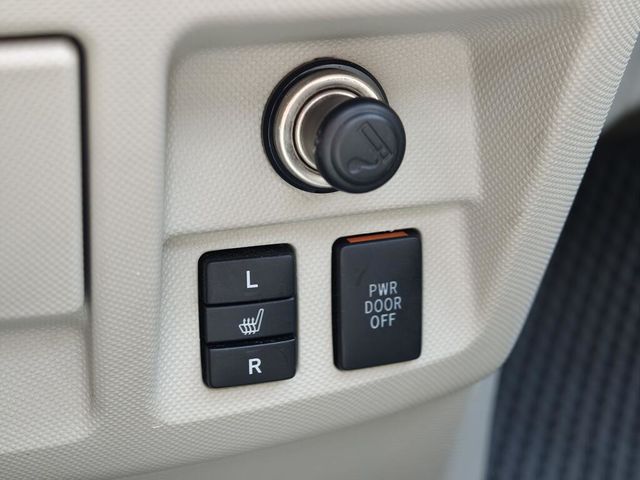 TOYOTA豐田 PREVIA  第13張相片