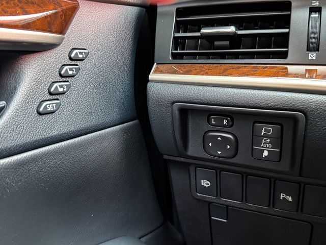 LEXUS凌志 ES300H  第14張相片