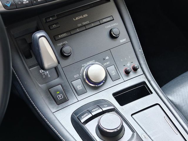 LEXUS凌志 CT200H  第10張相片