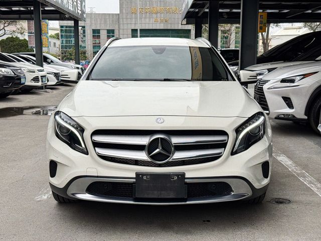 M-BENZ賓士 GLA200D  第3張相片