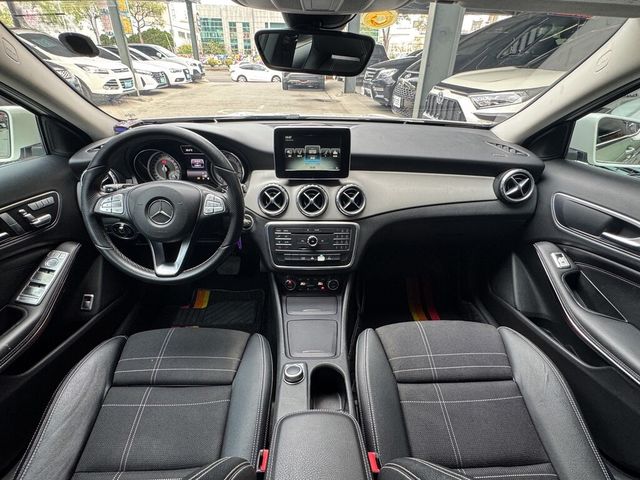 M-BENZ賓士 GLA200D  第4張相片