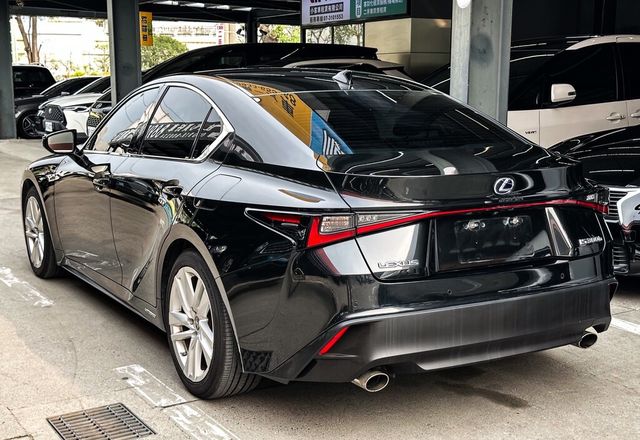 LEXUS凌志 IS 300H  第5張相片