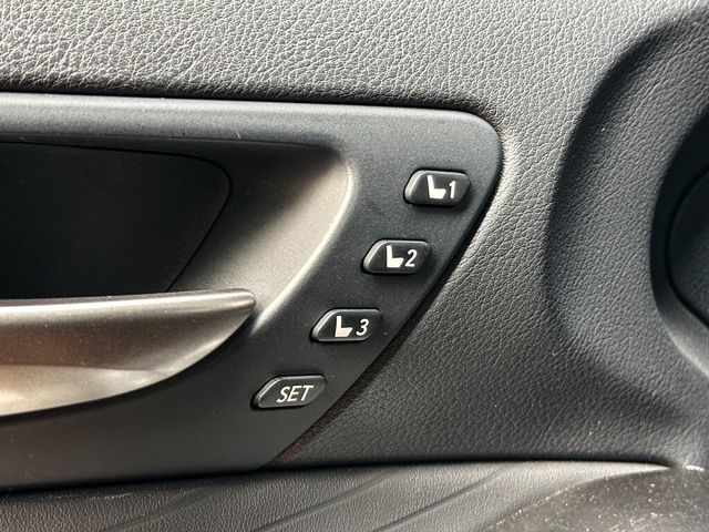 LEXUS凌志 IS 300H  第9張相片