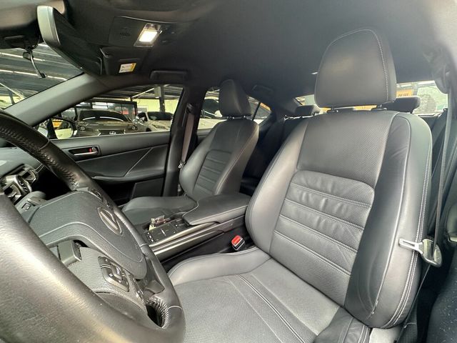 LEXUS凌志 IS 300H  第11張相片