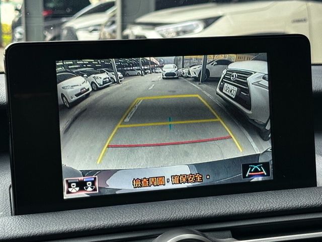 LEXUS凌志 IS 300H  第14張相片