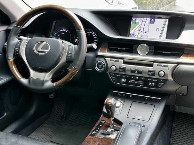LEXUS凌志 ES300H  第5張相片