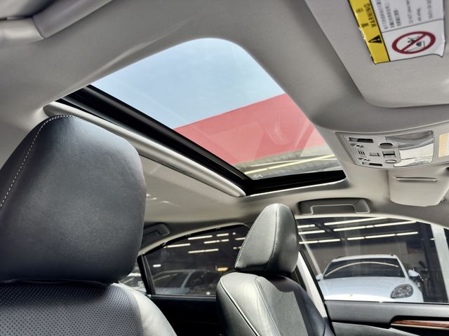 LEXUS凌志 ES300H  第16張相片