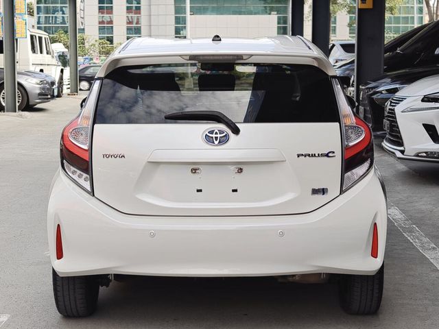 TOYOTA豐田 PRIUS C  第4張相片