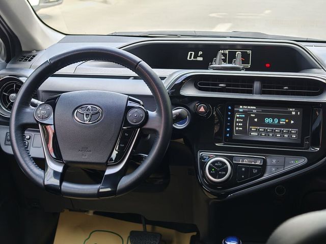 TOYOTA豐田 PRIUS C  第5張相片