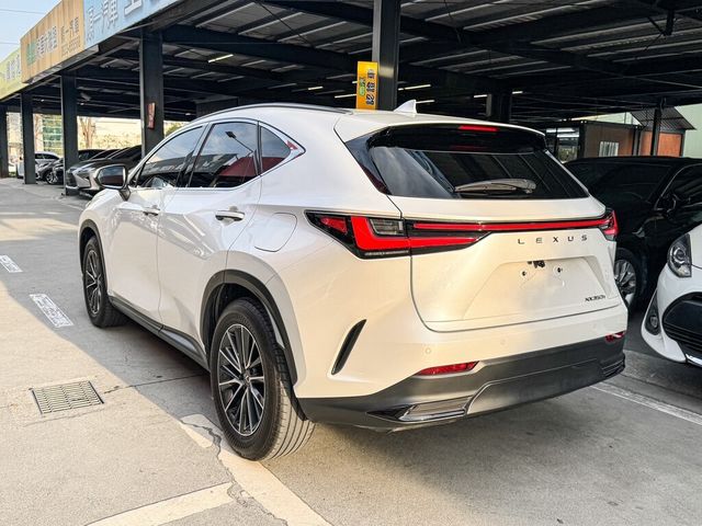 LEXUS凌志 NX300H  第3張相片