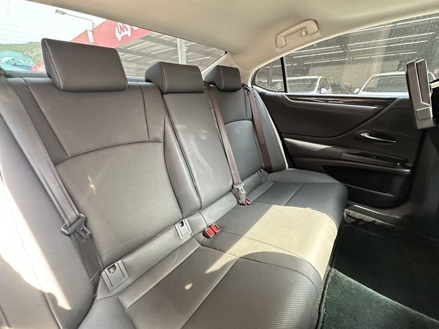 LEXUS凌志 ES200  第16張相片