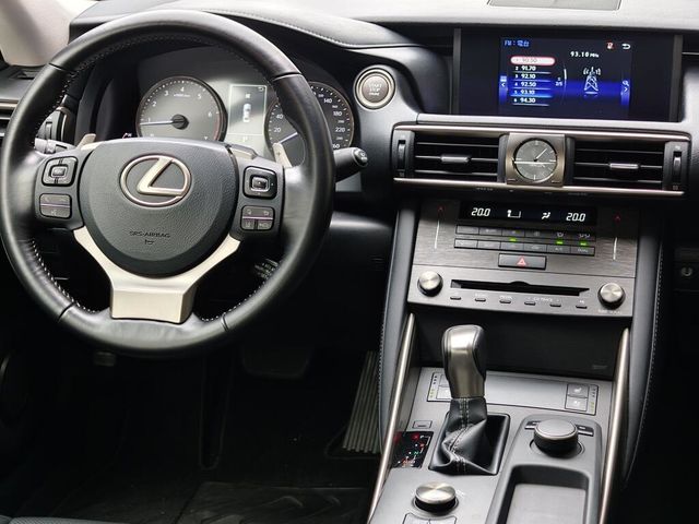LEXUS凌志 IS 300  第5張相片