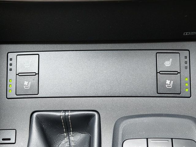 LEXUS凌志 IS 300  第9張相片