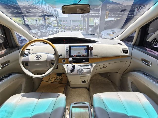 TOYOTA豐田 PREVIA  第14張相片