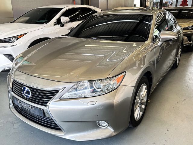 LEXUS凌志 ES300H  第1張相片