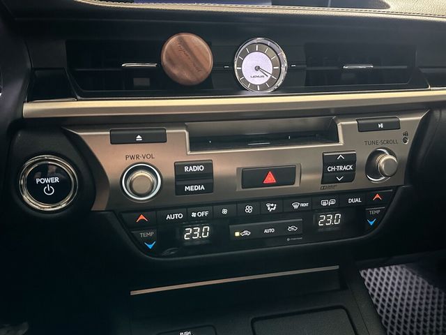 LEXUS凌志 ES300H  第11張相片