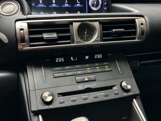 LEXUS凌志 IS200T  第11張相片
