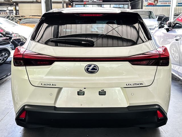 LEXUS凌志 UX250H  第6張相片
