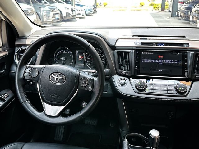 TOYOTA豐田 RAV4  第9張相片