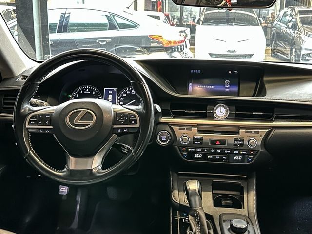 LEXUS凌志 ES200  第6張相片