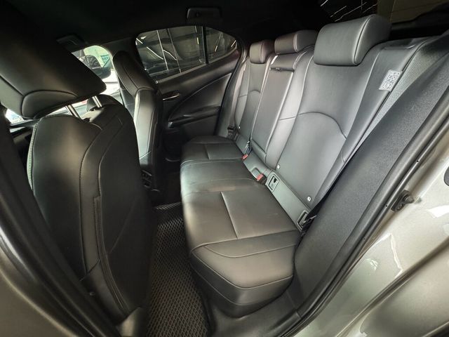 LEXUS凌志 UX200  第14張相片