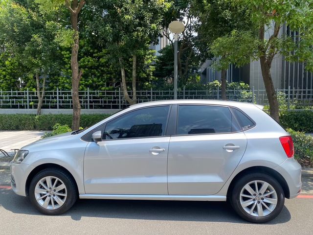 VOLKSWAGEN福斯 POLO  第3張相片