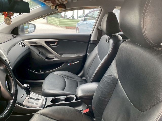 HYUNDAI現代 ELANTRA  第6張相片