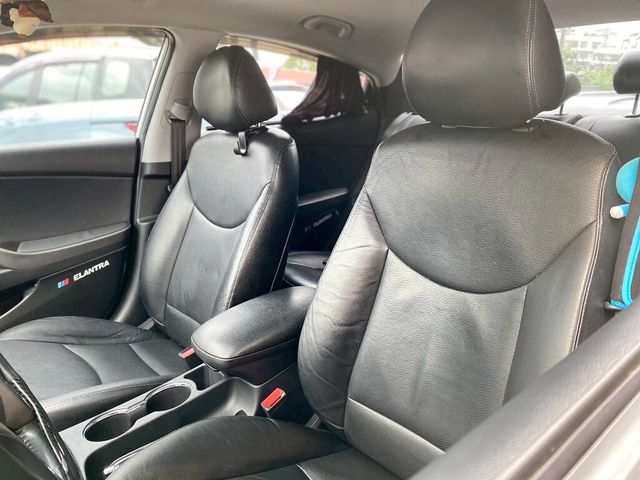 HYUNDAI現代 ELANTRA  第8張相片