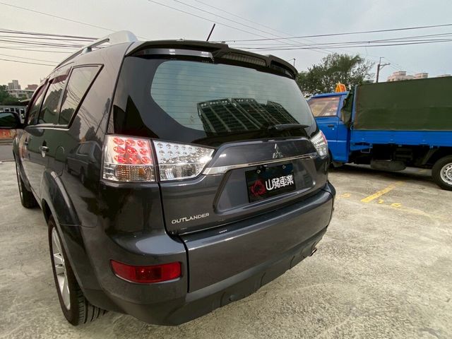MITSUBISHI三菱 OUTLANDER  第10張相片