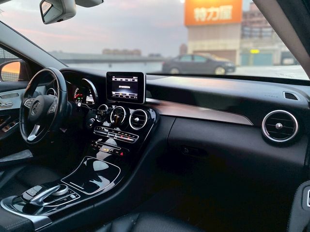 M-BENZ賓士 C300  第13張相片