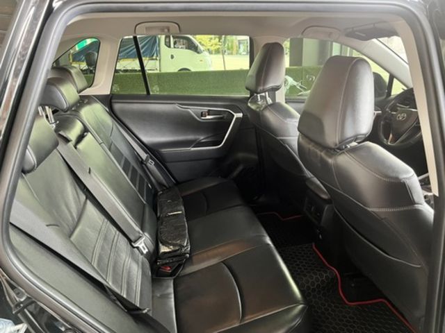 TOYOTA豐田 RAV4  第9張相片