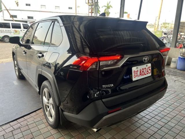 TOYOTA豐田 RAV4  第11張相片