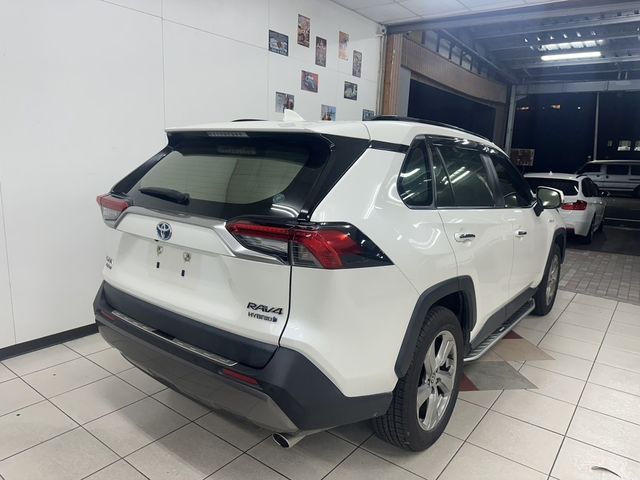 TOYOTA豐田 RAV4  第2張相片