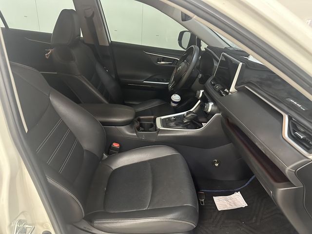 TOYOTA豐田 RAV4  第8張相片