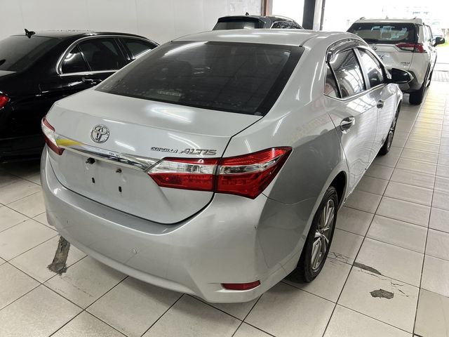 TOYOTA豐田 ALTIS  第3張相片