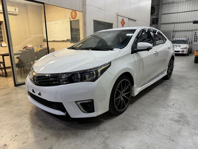 TOYOTA豐田 ALTIS  第3張相片