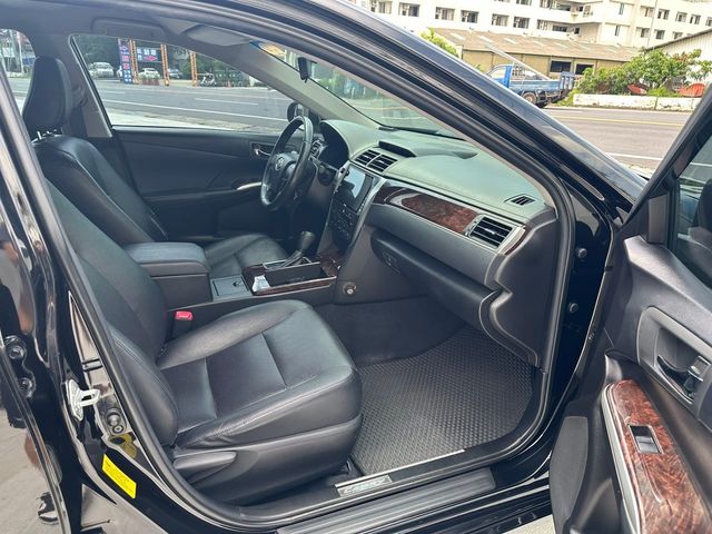 TOYOTA豐田 CAMRY  第6張相片