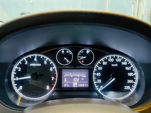改款i-TIIDA 旗艦版 I-KEY 定速 恆溫 倒車顯影 電動後視鏡 小車大空間  第15張相片
