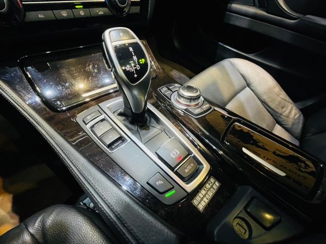 新車267萬 只跑13萬 I-KEY 8安 天窗 換檔快撥 循跡防滑 定速雙電動椅 安全首選  第15張相片