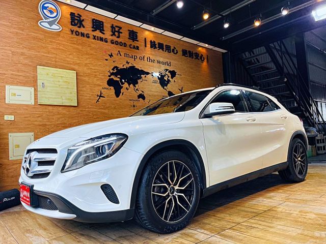 全台最便宜 GLA180 新車168萬 I-KEY 7安 換檔快撥 循跡 定速 電動椅 ABS 安全首選  第1張相片