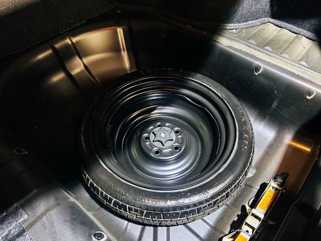 AERO版 I-KEY 雙安 摸門 定速 恆溫 ABS 空間舒適寬敞 代步首選  第7張相片
