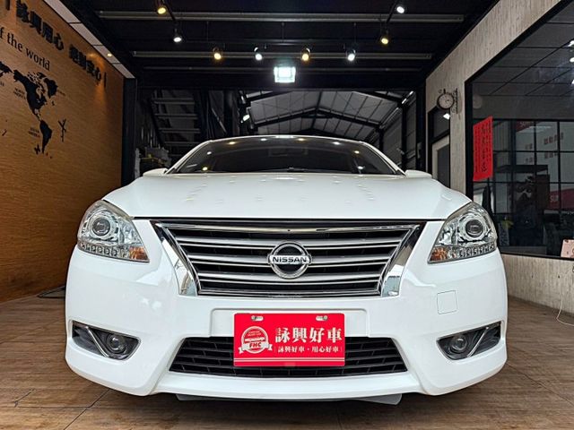 豪華影音版 I-KEY 雙安 摸門 定速 倒車顯影 恆溫 ABS 代步首選  第3張相片