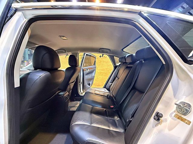 豪華影音版 I-KEY 雙安 摸門 定速 倒車顯影 恆溫 ABS 代步首選  第12張相片