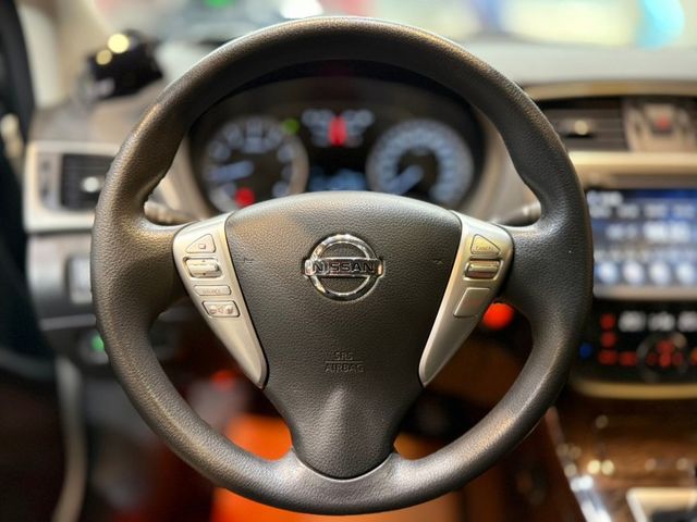 豪華影音版 I-KEY 雙安 摸門 定速 倒車顯影 恆溫 ABS 代步首選  第13張相片