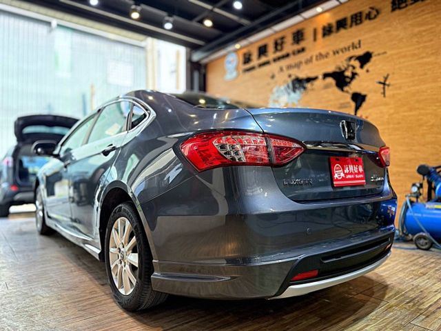 尊爵版 只跑8萬 雙安 天窗 定速 恆溫 抬頭顯示 ABS 代步安全首選  第4張相片