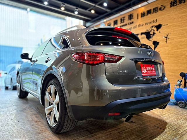 改款 4WD 天窗 I-KEY 摸門 6安 導航 循跡 360度環景 定速 雙電動椅 恆溫 ABS 21吋鋁圈 暴力美學  第4張相片