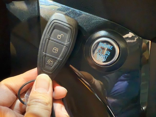 時尚經典型 新車99.9萬 天窗 I-KEY 快撥 定速 多功能方向盤 倒車顯影 電動尾門  第18張相片